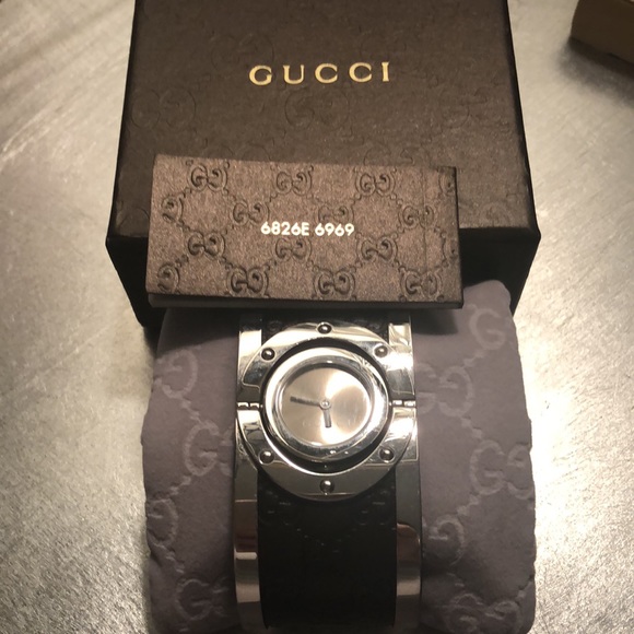 Gucci twirl brown leather watch. - Picture 2 of 5
